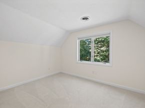 28 Garvey Road, Framingham MA 01701
