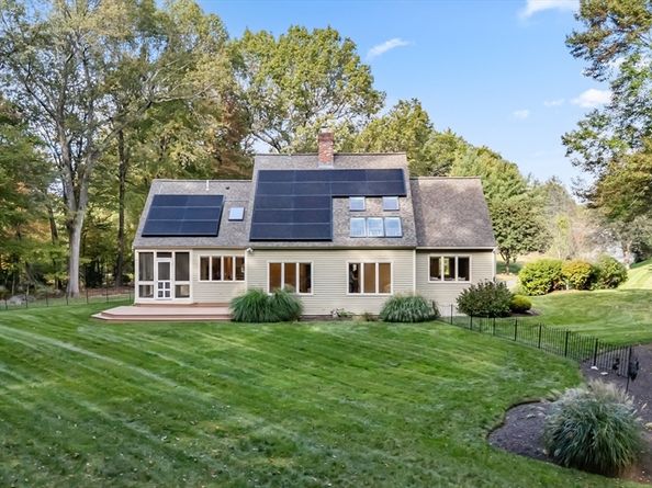 28 Garvey Road, Framingham MA 01701