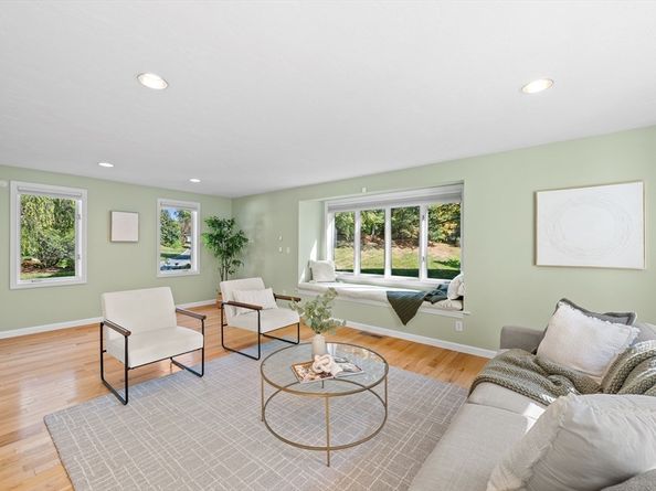 28 Garvey Road, Framingham MA 01701