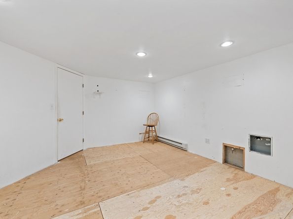 28 Garvey Road, Framingham MA 01701