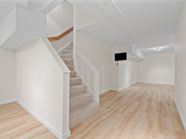 28 Garvey Road, Framingham MA 01701