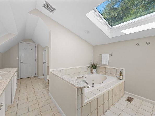 28 Garvey Road, Framingham MA 01701