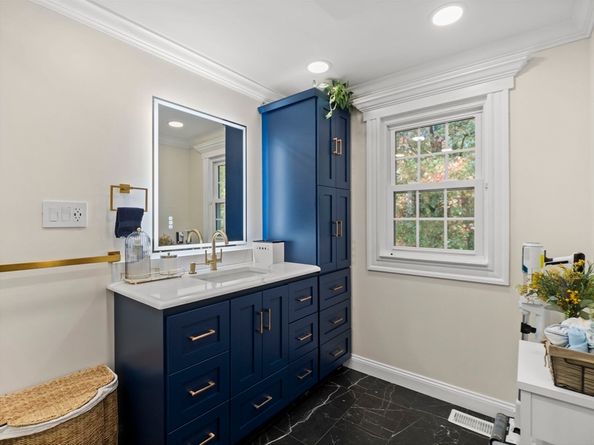 217 Park St, North Reading MA 01864