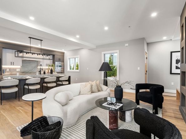 71 Greenough St 711, Brookline MA 02445