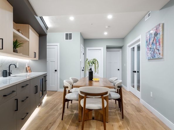 71 Greenough St 711, Brookline MA 02445