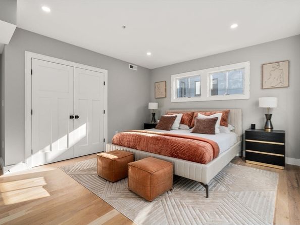 71 Greenough St 711, Brookline MA 02445