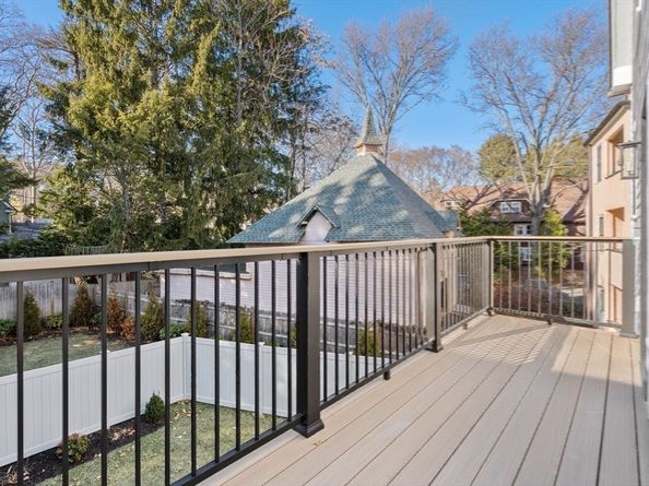 71 Greenough St 711, Brookline MA 02445
