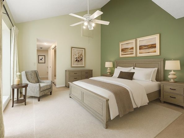 33 Country Club Ln D, Milford MA 01757
