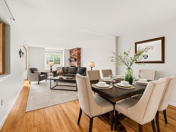 33 Country Club Ln D, Milford MA 01757