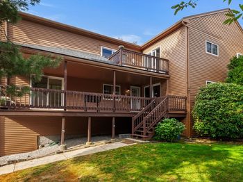 33 Country Club Ln