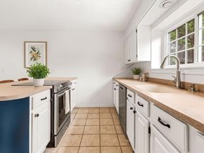 33 Country Club Ln D, Milford MA 01757