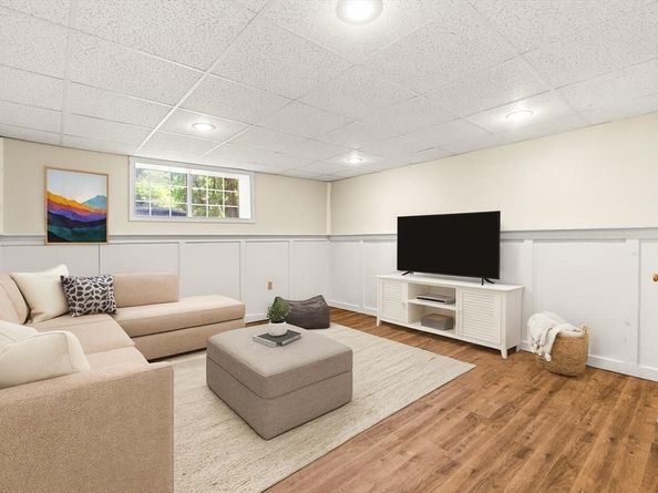 33 Country Club Ln D, Milford MA 01757