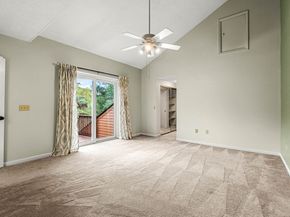 33 Country Club Ln D, Milford MA 01757