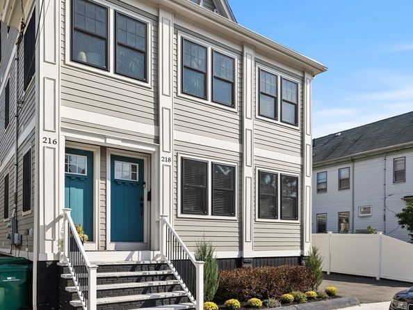 216-218 Central Ave 218, Medford MA 02155