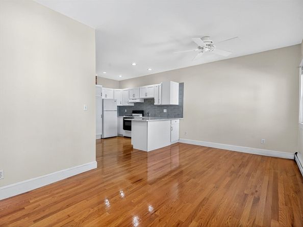 907 E 4th St 2, Boston MA 02127