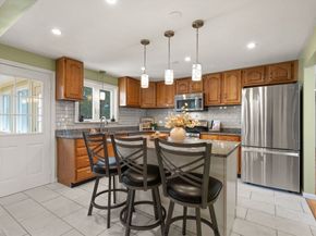 139 Clover Ln, Stoughton MA 02072