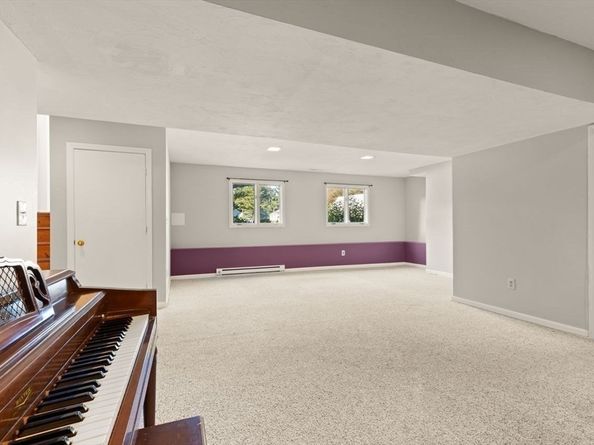 139 Clover Ln, Stoughton MA 02072