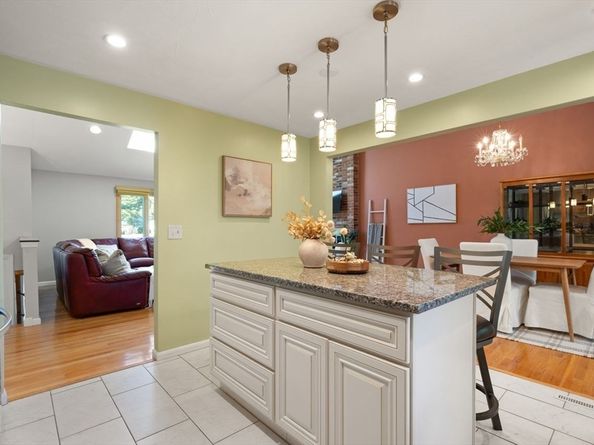 139 Clover Ln, Stoughton MA 02072