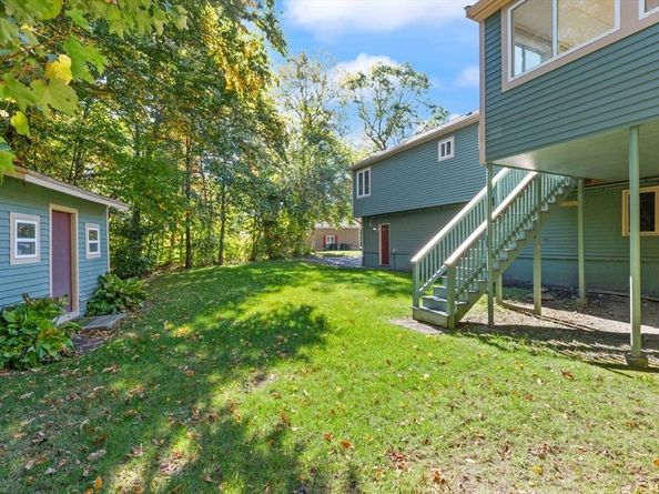 139 Clover Ln, Stoughton MA 02072