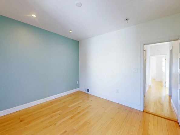 32 Pearl Ave, Winthrop MA 02152