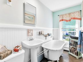 36 Laurier St, Worcester MA 01603