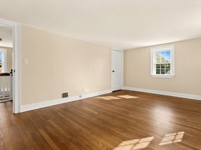 29 Reynolds Rd, Peabody MA 01960