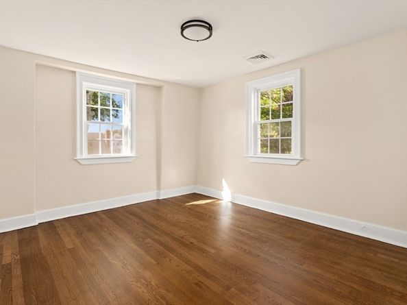 29 Reynolds Rd, Peabody MA 01960