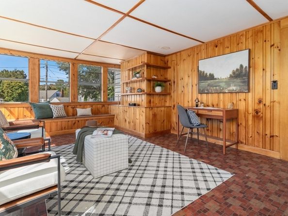 29 Reynolds Rd, Peabody MA 01960