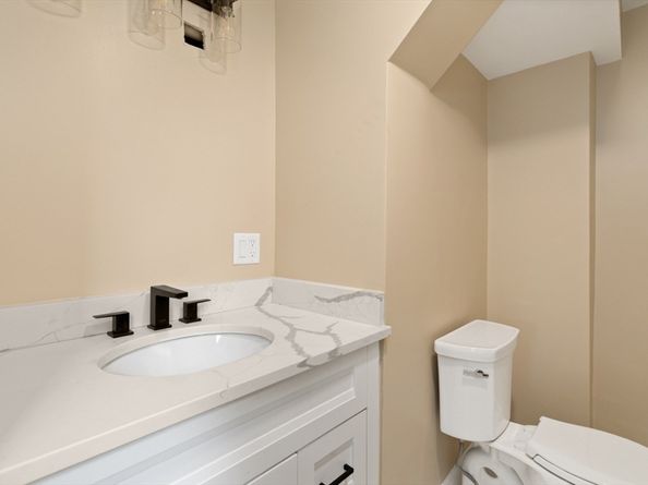 29 Reynolds Rd, Peabody MA 01960