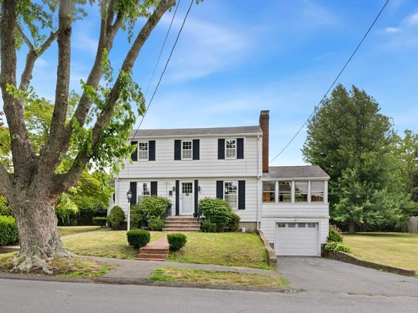 29 Reynolds Rd, Peabody MA 01960