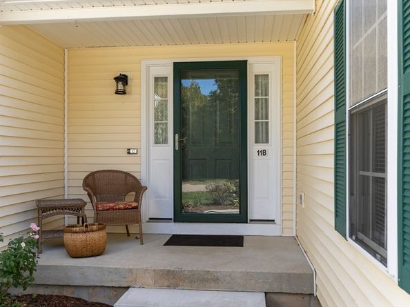 11 Coldspring Dr B, Sutton MA 01590