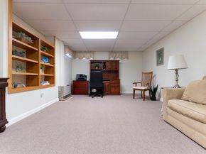 11 Coldspring Dr B, Sutton MA 01590