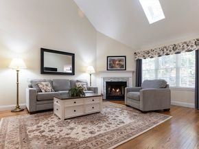 11 Coldspring Dr B, Sutton MA 01590