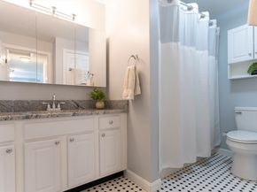 11 Coldspring Dr B, Sutton MA 01590