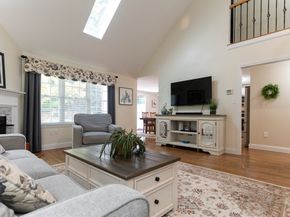 11 Coldspring Dr B, Sutton MA 01590