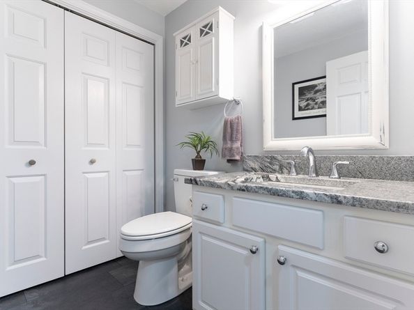 11 Coldspring Dr B, Sutton MA 01590