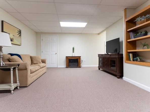 11 Coldspring Dr B, Sutton MA 01590