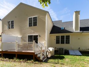 11 Coldspring Dr B, Sutton MA 01590