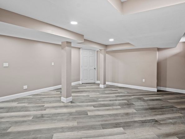 11 Venus Drive, Shrewsbury MA 01545