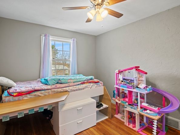 11 Venus Drive, Shrewsbury MA 01545