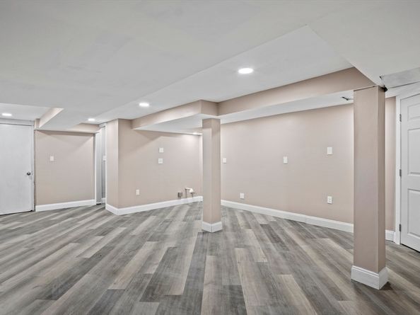 11 Venus Drive, Shrewsbury MA 01545