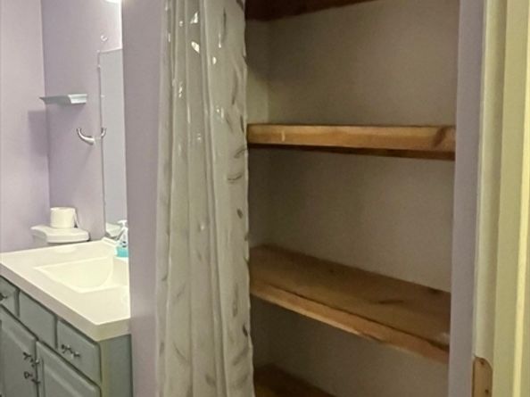 5 Hinman St 4, Sturbridge MA 01518