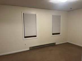 5 Hinman St 4, Sturbridge MA 01518