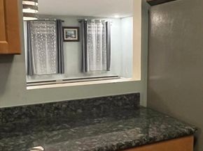 5 Hinman St 4, Sturbridge MA 01518