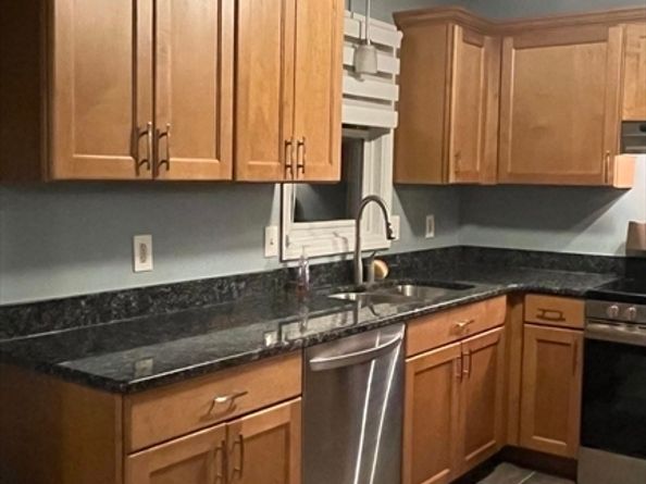 5 Hinman St 4, Sturbridge MA 01518