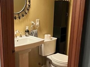 5 Hinman St 4, Sturbridge MA 01518