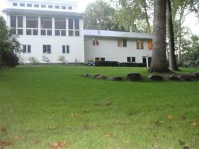 24 Seneca Dr, Hudson MA 01749