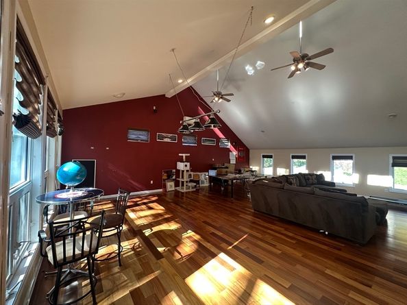 24 Seneca Dr, Hudson MA 01749