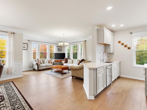 2213 Pennington Dr 2213, Walpole MA 02081