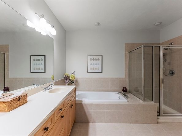 19 W Trevor Hill 19, Plymouth MA 02360